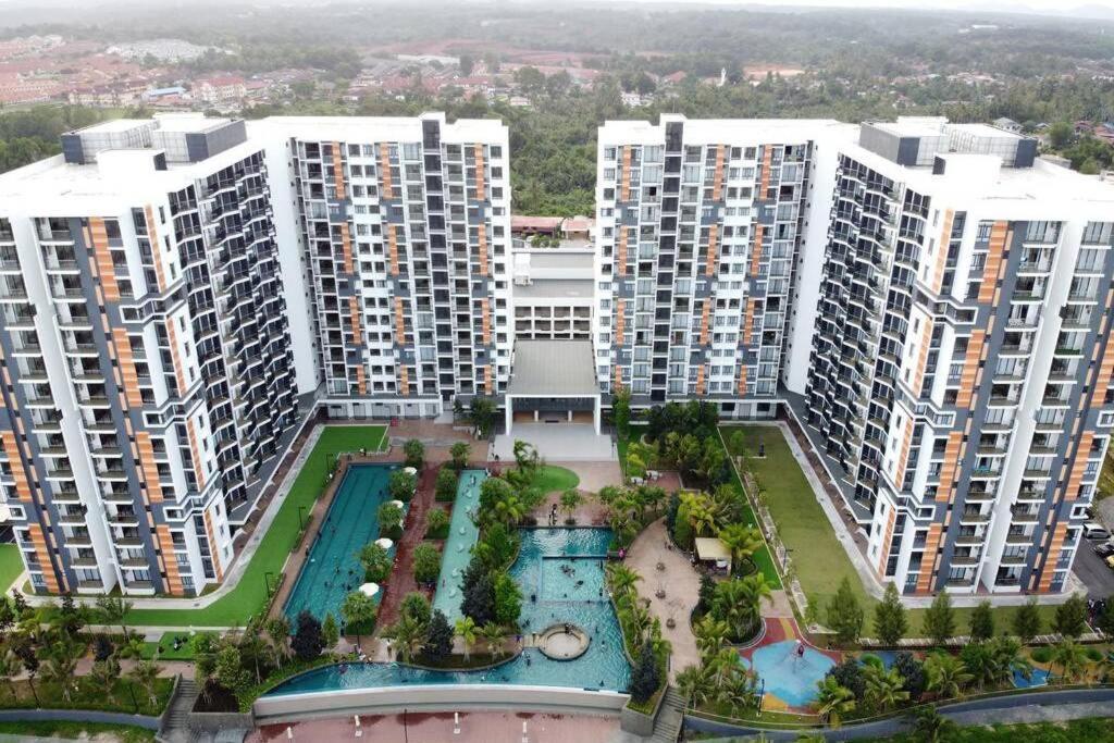 Casa Raudhah @ Timurbay Seafront Residence Kampung Sungai Karang Extérieur photo
